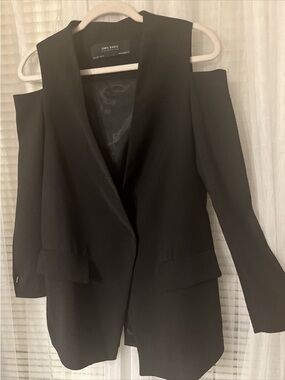 Zara Black Cold-Shoulder Single-Button Blazer Vest